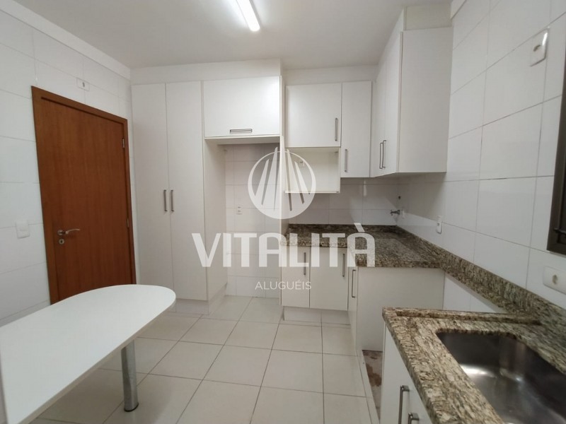 Apartamento para alugar com 3 quartos, 137m² - Foto 14