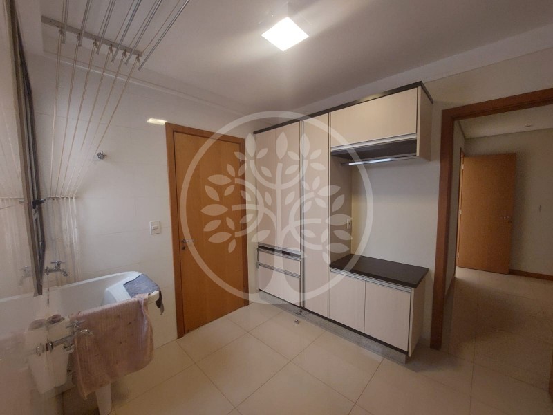 Apartamento para alugar com 3 quartos, 195m² - Foto 34