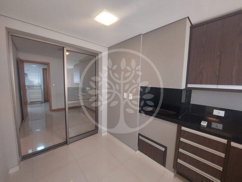 Apartamento para alugar com 3 quartos, 195m² - Foto 6