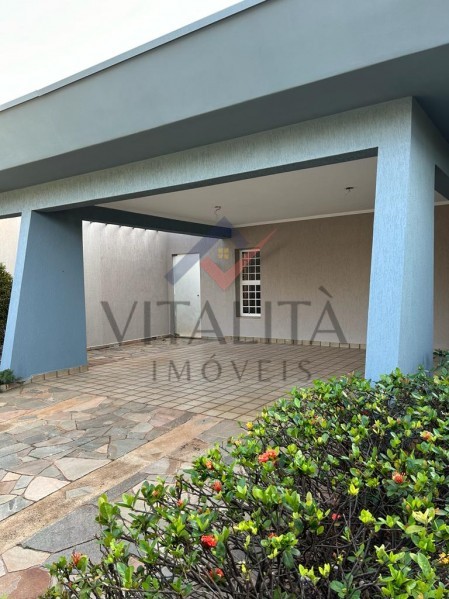 Casa à venda e aluguel com 3 quartos, 351m² - Foto 2