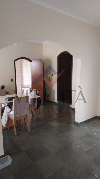 Casa à venda com 3 quartos, 208m² - Foto 5