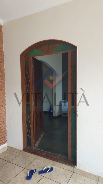 Casa à venda com 3 quartos, 208m² - Foto 3