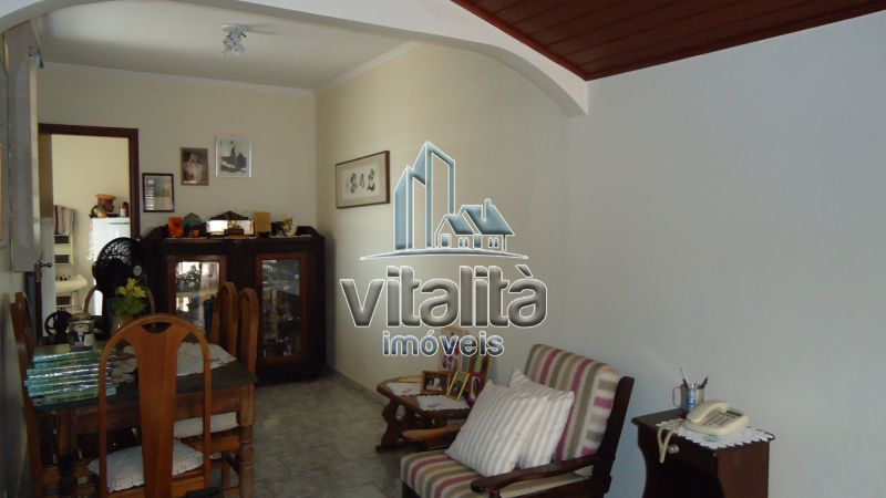 Casa à venda com 3 quartos, 150m² - Foto 1